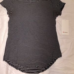 Lululemon T-Shirt
